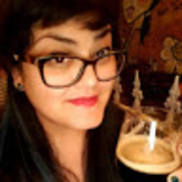 Meet your Posher, Isabel - Picture 1 of 1